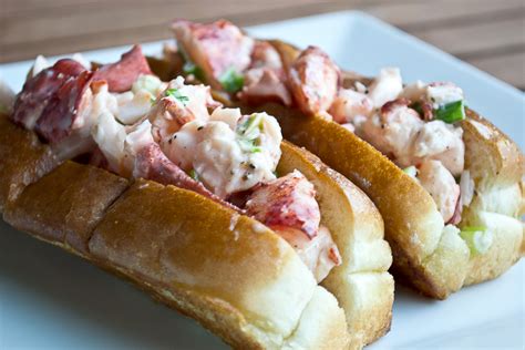  Lobster Roll – Ein delikates Seafood-Sandwich, das im Mund zergeht!